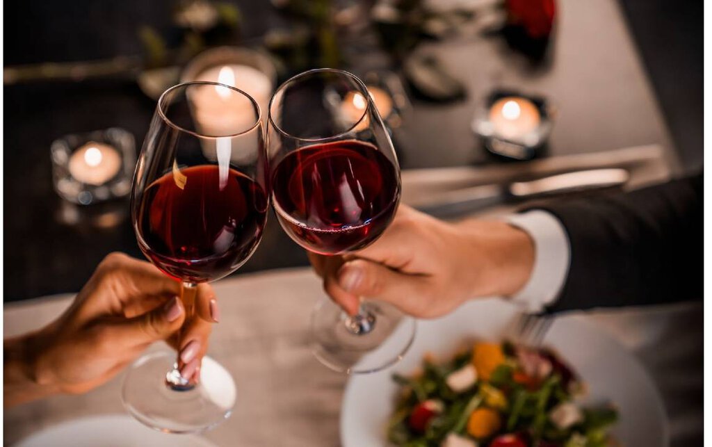 A Gentleman's Guide Choosing The Best Wine For A Date Night Wine